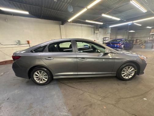 2019 Hyundai SONATA SE