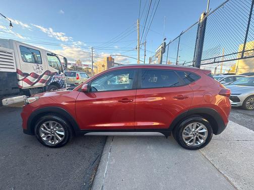 2017 Hyundai TUCSON SE