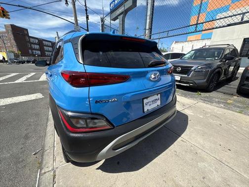 2022 Hyundai KONA SEL
