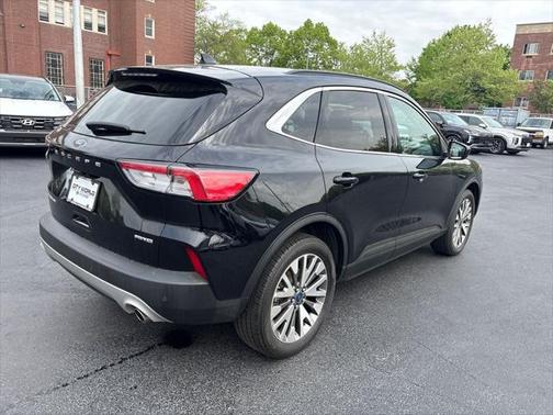 2022 Ford Escape Titanium
