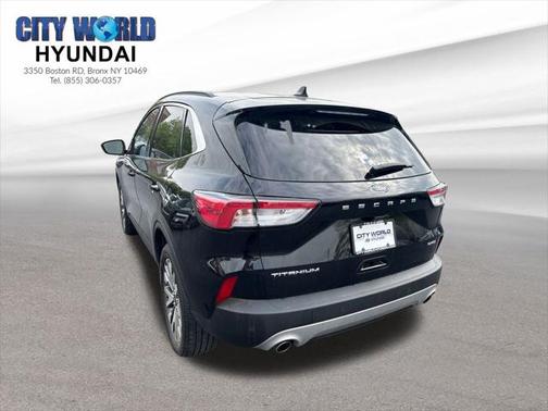 2022 Ford Escape Titanium