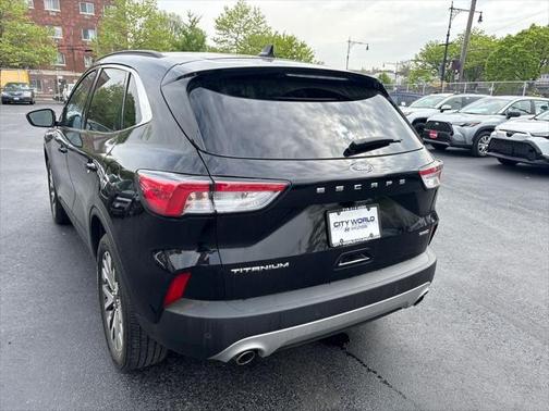 2022 Ford Escape Titanium