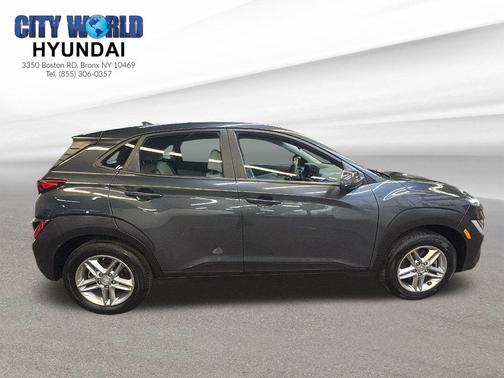 2022 Hyundai KONA SE