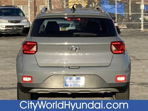 2021 Hyundai VENUE SEL