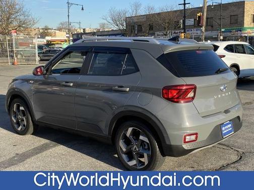 2021 Hyundai VENUE SEL