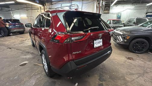 2021 Toyota RAV4 LE