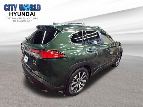 2024 Toyota Corolla Cross XLE