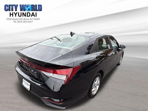 2023 Hyundai ELANTRA SE