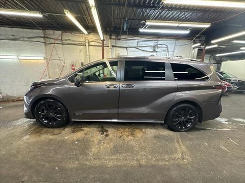 2021 Toyota Sienna XLE 7 Passenger