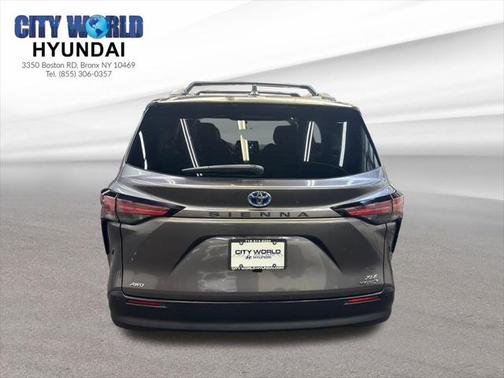 2021 Toyota Sienna XLE 7 Passenger