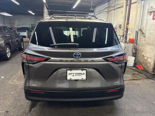 2021 Toyota Sienna XLE 7 Passenger