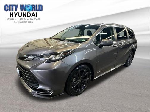 2021 Toyota Sienna XLE 7 Passenger