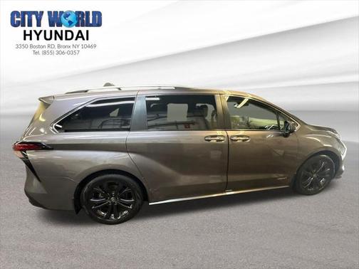 2021 Toyota Sienna XLE 7 Passenger