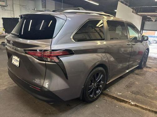 2021 Toyota Sienna XLE 7 Passenger