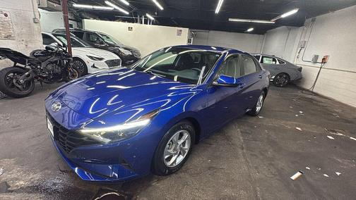 2023 Hyundai ELANTRA SE