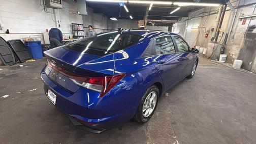 2023 Hyundai ELANTRA SE