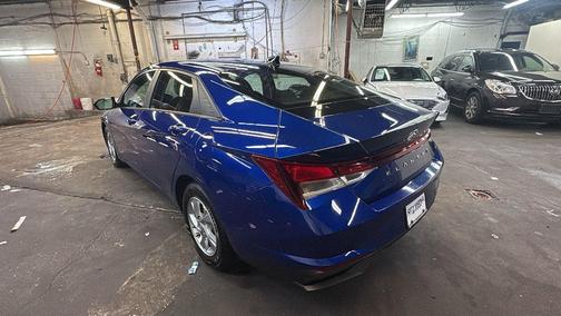 2023 Hyundai ELANTRA SE