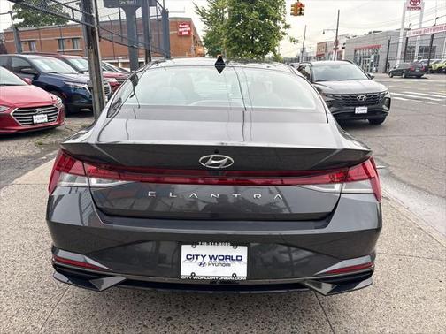 2022 Hyundai ELANTRA SEL