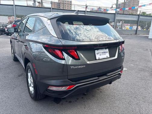 2022 Hyundai TUCSON SE