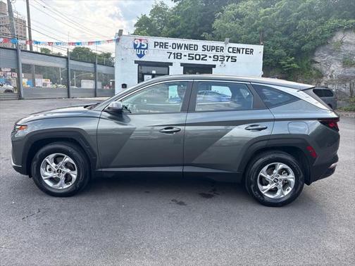 2022 Hyundai TUCSON SE