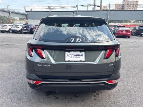 2022 Hyundai TUCSON SE