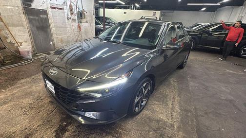 2023 Hyundai ELANTRA SEL