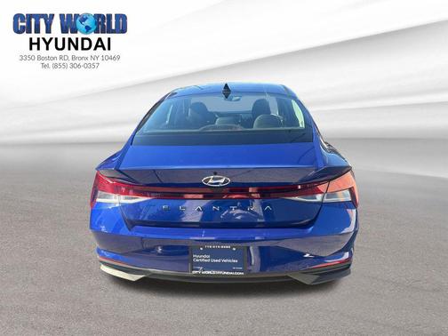 2022 Hyundai ELANTRA SE