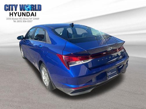 2022 Hyundai ELANTRA SE