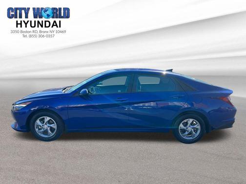 2022 Hyundai ELANTRA SE