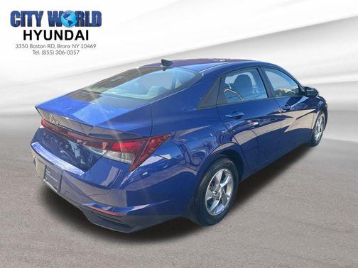 2022 Hyundai ELANTRA SE