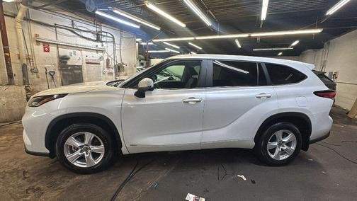 2023 Toyota Highlander Hybrid LE