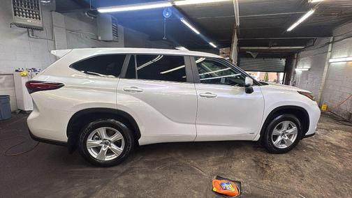 2023 Toyota Highlander Hybrid LE