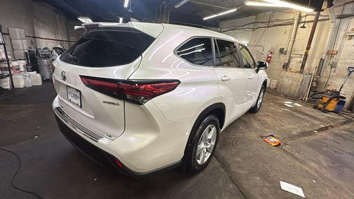 2023 Toyota Highlander Hybrid LE