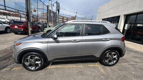 2023 Hyundai VENUE SEL