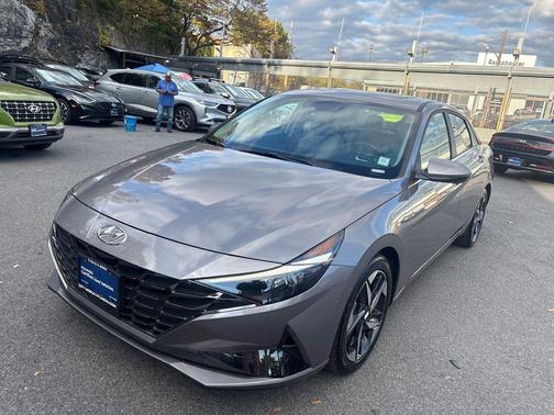 2023 Hyundai ELANTRA Limited
