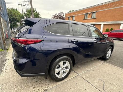 2021 Toyota Highlander LE