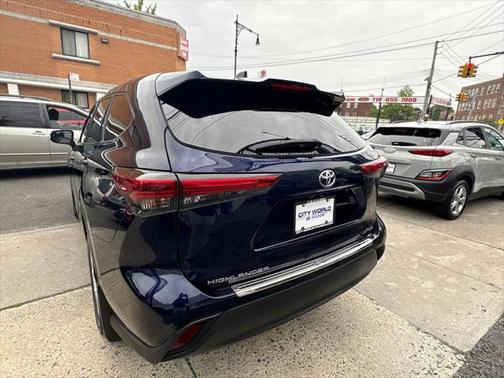 2021 Toyota Highlander LE