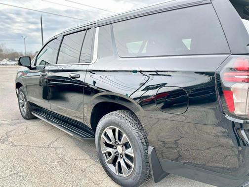 2021 Chevrolet Suburban LT