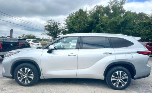 2021 Toyota Highlander Hybrid XLE