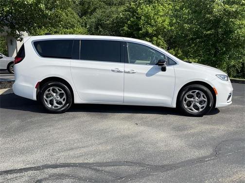 2024 Chrysler Pacifica Limited