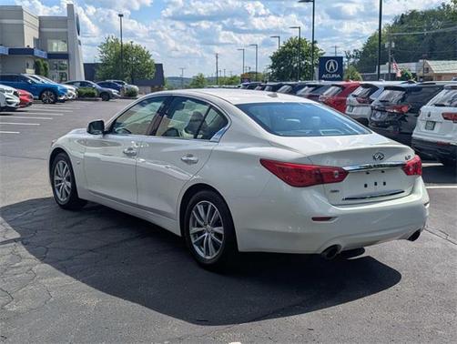 2015 INFINITI Q50 Premium