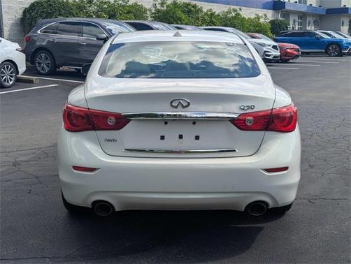 2015 INFINITI Q50 Premium