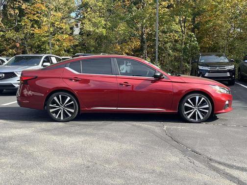 2020 Nissan Altima SR FWD