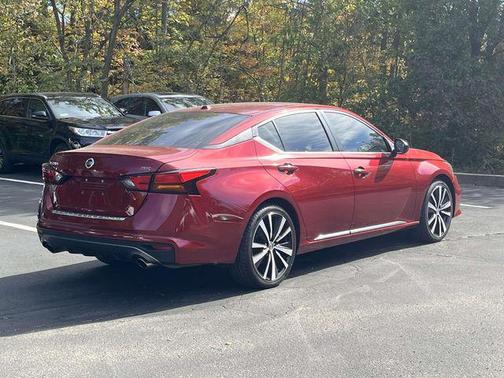 2020 Nissan Altima SR FWD