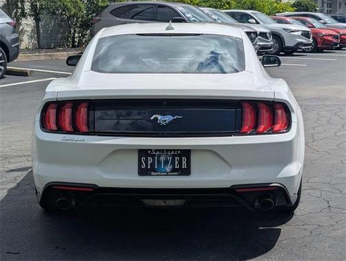 2022 Ford Mustang EcoBoost