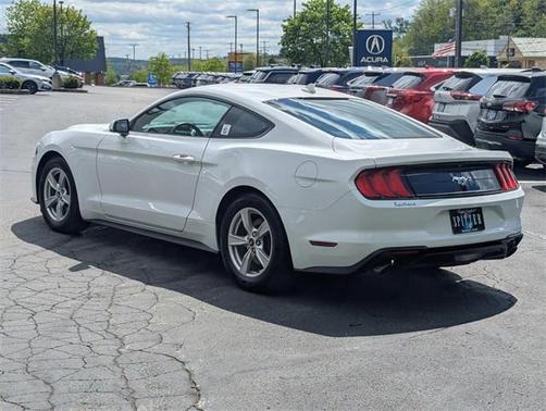 2022 Ford Mustang EcoBoost