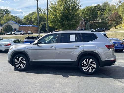2024 Volkswagen Atlas 2.0T SE w/Technology 4MOTION