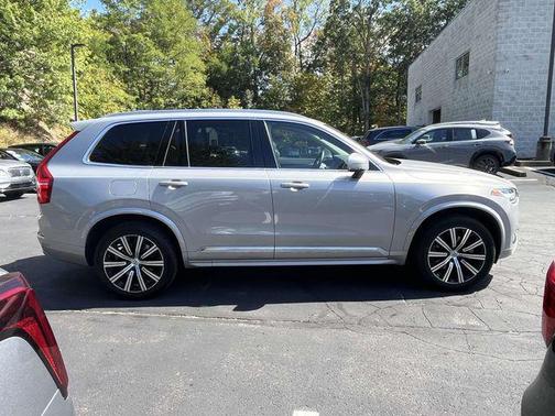 2025 Volvo XC90 B5 Core