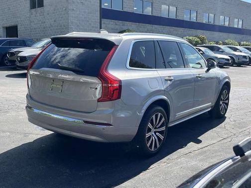 2025 Volvo XC90 B5 Core