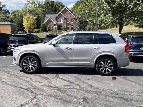 2025 Volvo XC90 B5 Core